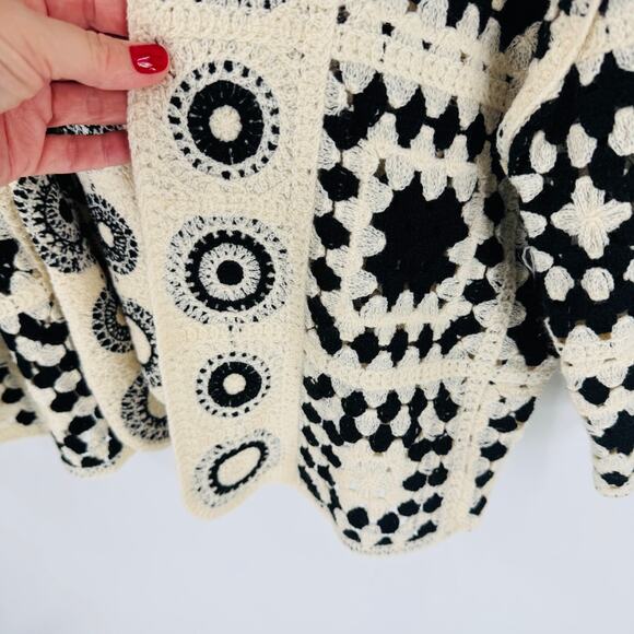 Boutique Crochet Cardigan Sweater Jacket Black Cream Open Front NWT One Size - Picture 6 of 9